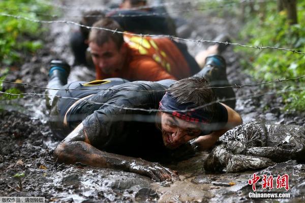 白俄羅斯舉行極限跑 選手爬木板過水坑挑戰(zhàn)自我-深圳鼎紀PCB